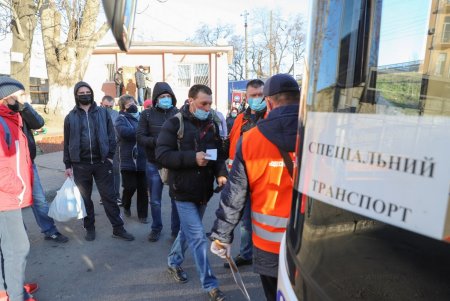 Мэр Одессы проверил работу муниципального транспорта в условиях ЧС (фоторепортаж)