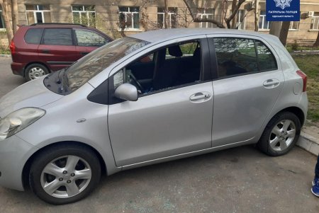 На Французском бульваре из четырех автомобилей украли вещи: подозреваемый задержан