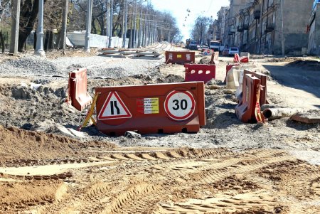 Ремонт спуска Маринеско продолжается (фоторепортаж)