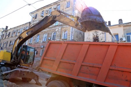 Ремонт спуска Маринеско продолжается (фоторепортаж)