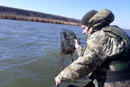 Пограничники не дали браконьерам наловить раков на озере Кагул (фото)
