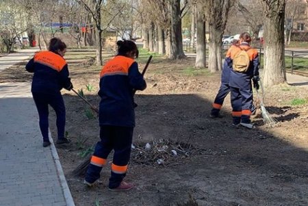Санитарный день: коммунальщики привели в порядок бесхозные территории (фото)