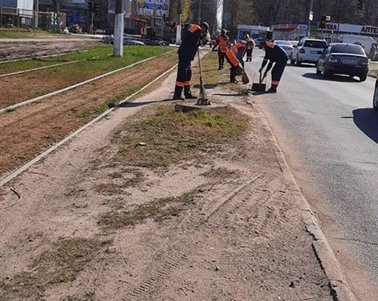 Санитарный день: коммунальщики привели в порядок бесхозные территории (фото)