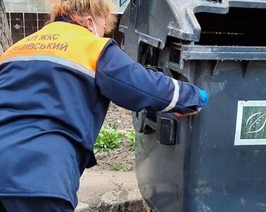 Санитарный день: коммунальщики привели в порядок бесхозные территории (фото)