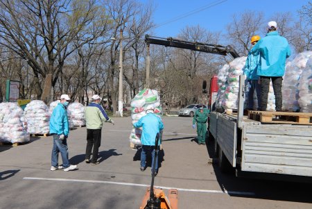 Мэр Одессы посетил опорный пункт в сквере Гамова и пообщался с волонтерами и соцработниками (фото)