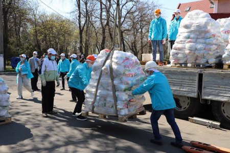 Мэр Одессы посетил опорный пункт в сквере Гамова и пообщался с волонтерами и соцработниками (фото)
