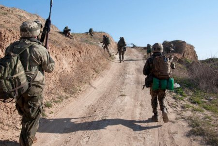 Учебный десант: в Николаевке морпехи захватили побережье и уничтожили артбатарею условного противника (фото)