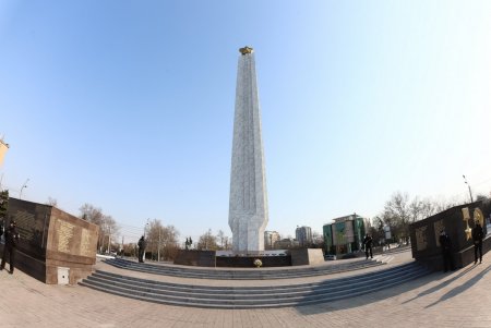 Мэр Одессы почтил память освободителей города от нацистов (фото)