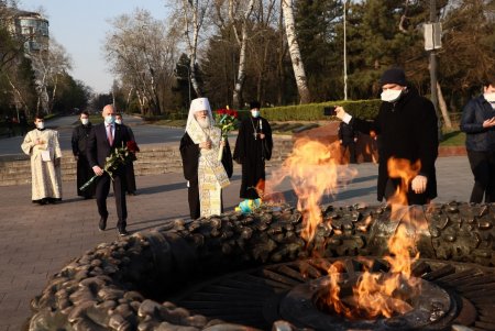 Мэр Одессы почтил память освободителей города от нацистов (фото)