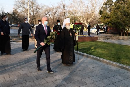 Мэр Одессы почтил память освободителей города от нацистов (фото)