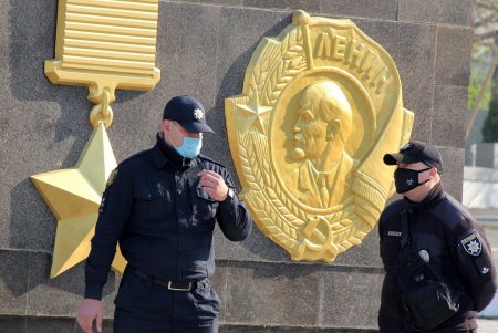 Одесситы почтили память освободителей города, несмотря на карантин (фоторепортаж)