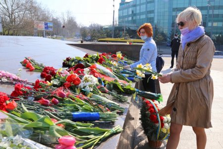 Одесситы почтили память освободителей города, несмотря на карантин (фоторепортаж)