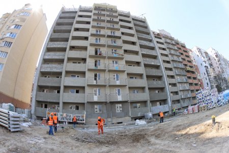 Мэр Одессы проинспектировал строительство жилого дома на поселке Котовского (фото)