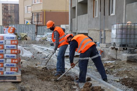 Мэр Одессы проинспектировал строительство жилого дома на поселке Котовского (фото)