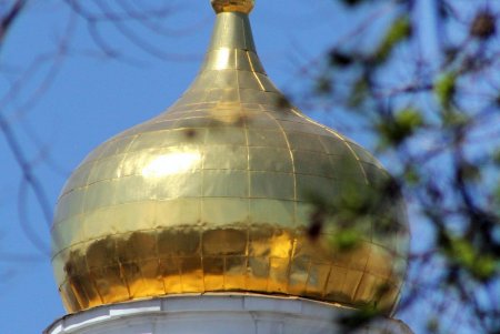 В масках – лишь единицы: одесситы гуляют в центре города, игнорируя рекомендации оставаться дома (фоторепортаж)