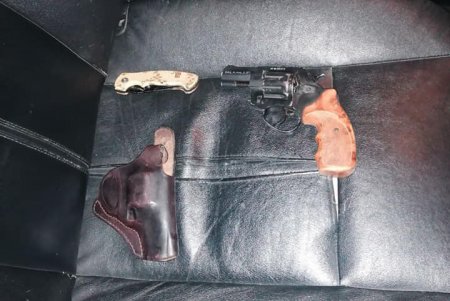 На Таирова двое неизвестных избили мужчину и силой увезли его в своем авто (фото)