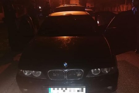 На Таирова двое неизвестных избили мужчину и силой увезли его в своем авто (фото)
