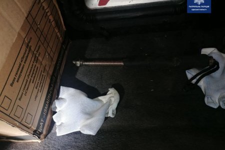 На Таирова двое неизвестных избили мужчину и силой увезли его в своем авто (фото)