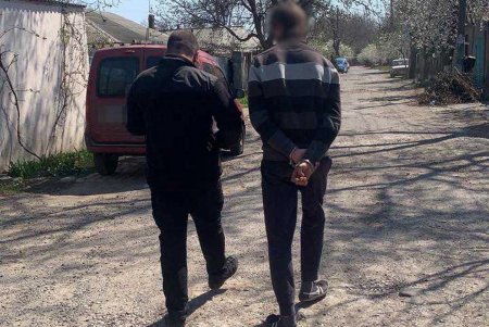 Правоохранители задержали вора, который возле магазина украл собаку и пытался ее продать (фото, видео)