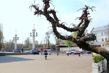 Одесса на карантине: всегда многолюдная Привокзальная площадь - опустела (фоторепортаж)