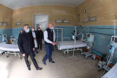 Новые аппараты ИВЛ уже установили в опорных больницах Одессы (фото)