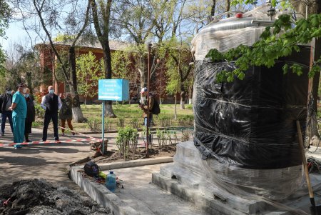 Новые аппараты ИВЛ уже установили в опорных больницах Одессы (фото)