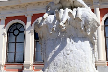В центре Одессы заработали первые фонтаны (фоторепортаж)