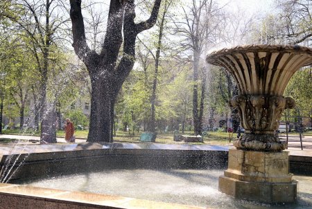 В центре Одессы заработали первые фонтаны (фоторепортаж)