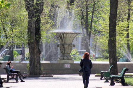 В центре Одессы заработали первые фонтаны (фоторепортаж)