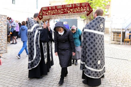 Вынос Плащаницы в Свято-Успенском кафедральном соборе (фоторепортаж)