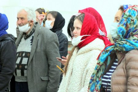 Вынос Плащаницы в Свято-Успенском кафедральном соборе (фоторепортаж)