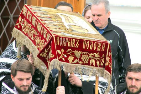Вынос Плащаницы в Свято-Успенском кафедральном соборе (фоторепортаж)