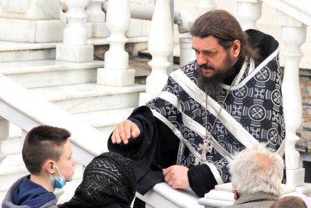 Вынос Плащаницы в Свято-Успенском кафедральном соборе (фоторепортаж)