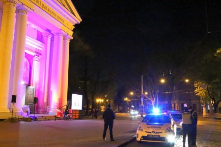 Пасхальное богослужение в Спасо-Преображенском соборе (фоторепортаж)