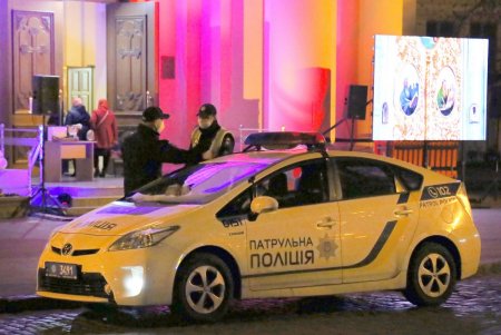 Пасхальное богослужение в Спасо-Преображенском соборе (фоторепортаж)