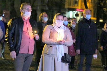 Пасхальное богослужение в Спасо-Преображенском соборе (фоторепортаж)