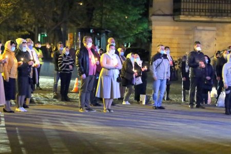 Пасхальное богослужение в Спасо-Преображенском соборе (фоторепортаж)
