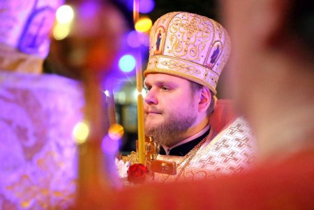 Пасхальное богослужение в Спасо-Преображенском соборе (фоторепортаж)