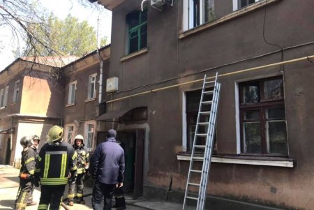 В районе Пересыпского моста горел жилой дом: пожар оперативно ликвидировали (фото)