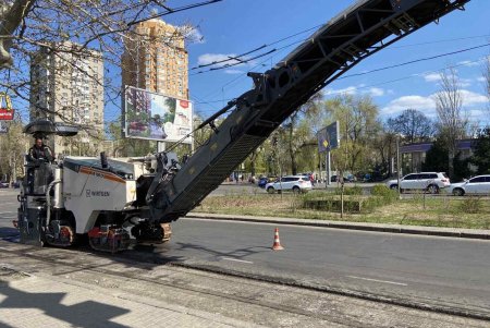В трех районах Одессы проводится текущий ремонт оживленных дорог (фото)