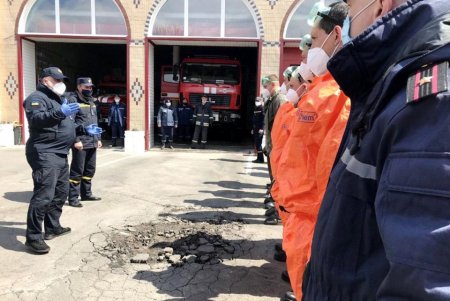 Подольск закрыт на карантин: тотально дезинфицируют больницу, улицы, остановки и детские площадки (фото)