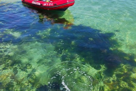 Подготовка к курортному сезону: водолазы обследуют морское дно на одесских пляжах (фото)