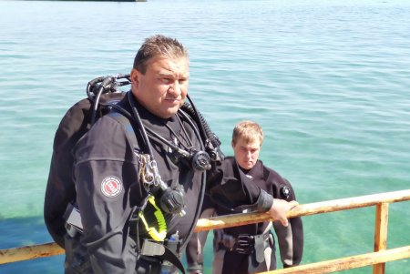 Подготовка к курортному сезону: водолазы обследуют морское дно на одесских пляжах (фото)