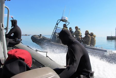 В акватории Черного моря прошли занятия по водолазной подготовке (фото)