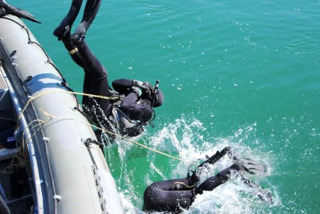 В акватории Черного моря прошли занятия по водолазной подготовке (фото)
