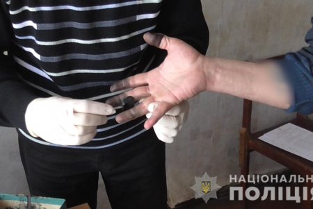 Взрыв во дворе жителя Белгород-Днестровского района устроил 47-летний рецидивист: мужчина уже задержан (фото, видео)