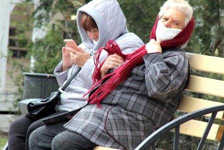 Немноголюдно на популярном пляже «Лузановка» (фоторепортаж)