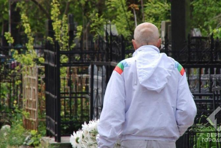 Поминальное воскресенье: одесситов, навещающих могилы своих близких и родных, не много (фото)