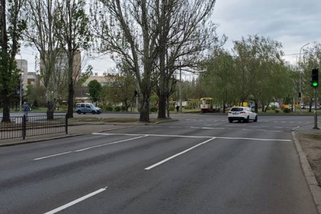 На улице с интенсивным движением в Малиновском районе нанесена свежая дорожная разметка (фото)