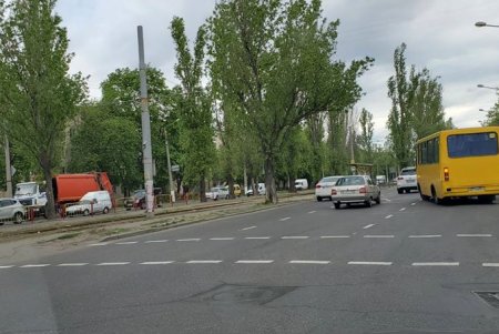 На улице с интенсивным движением в Малиновском районе нанесена свежая дорожная разметка (фото)